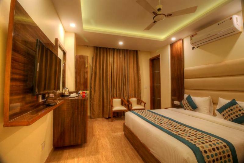 होटल Viva Palace 4*
